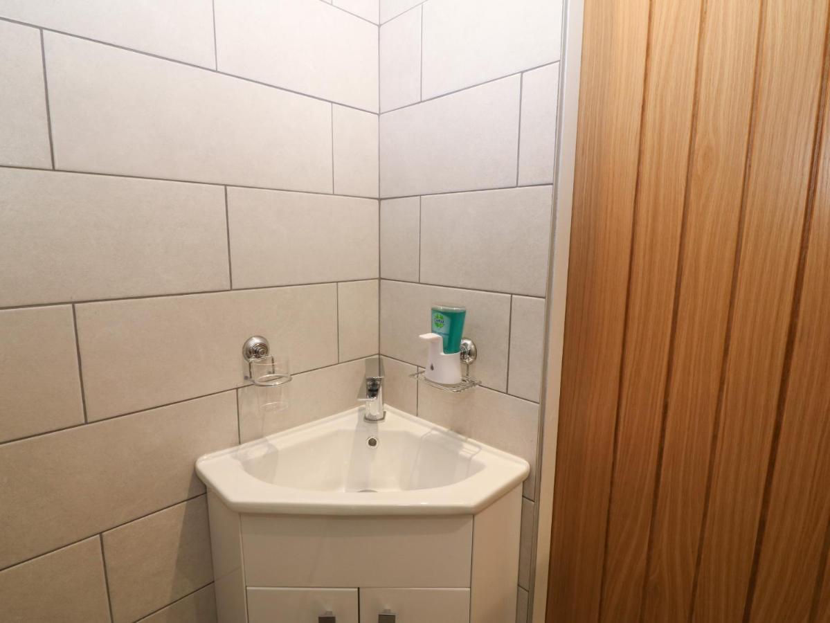 Вилла Bryn Eglwys Bach Llanfairpwllgwyngyll Экстерьер фото